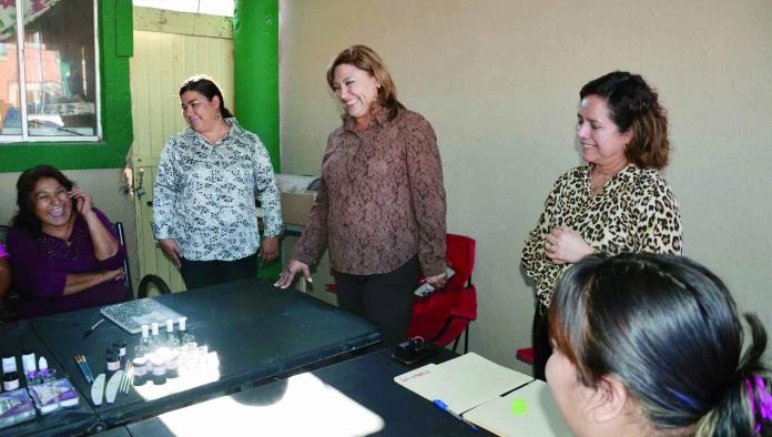 Arranca Diana Haro cursos del ICATEC