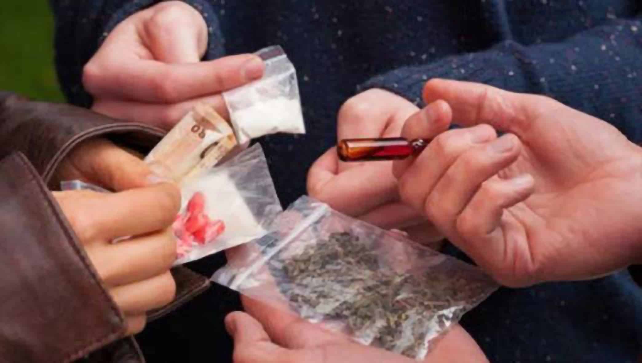 Caen niños en las garras del ‘cristal’ 