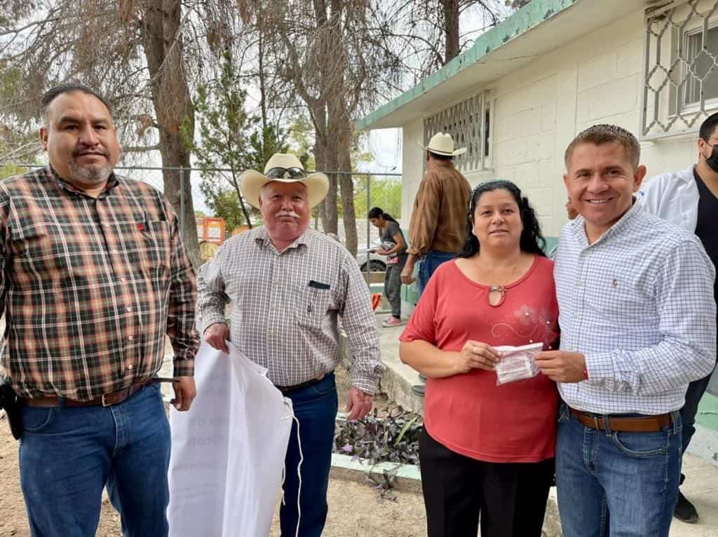 Promueve Hugo los Huertos Familiares