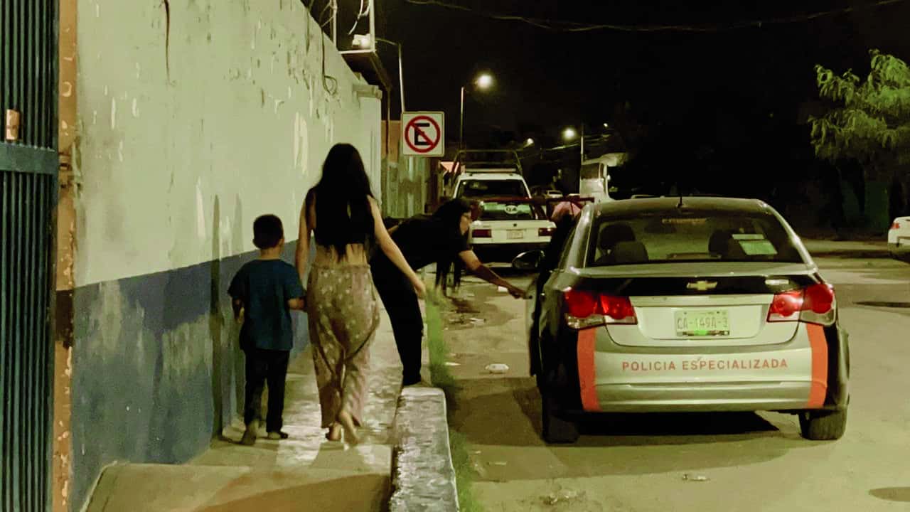 Escapa niño de hermana 