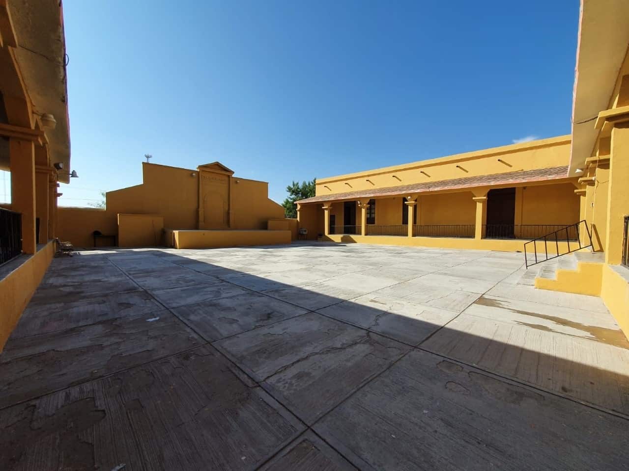 Embellece Beto Escuela Juárez