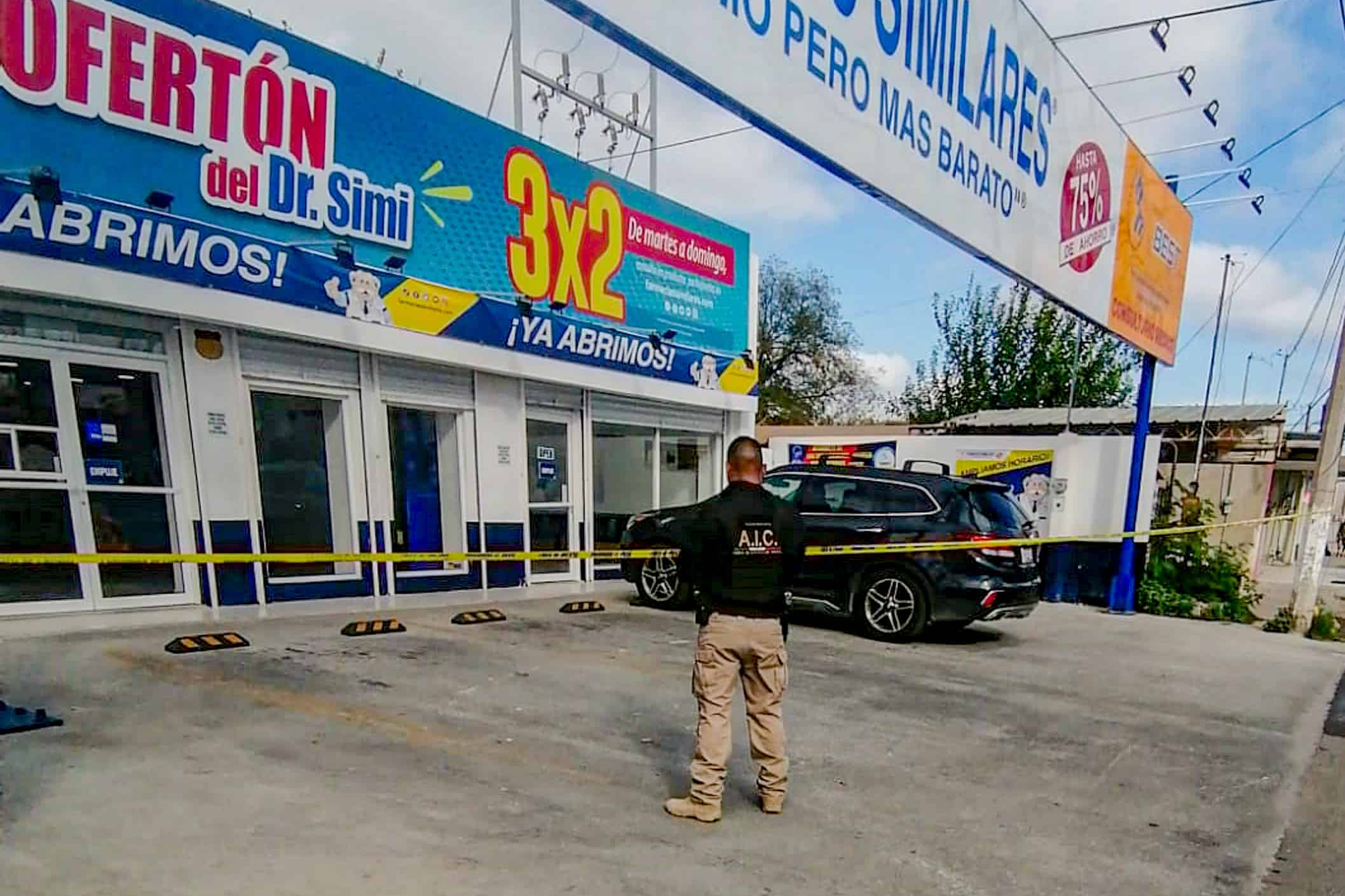 Médico de la farmacia hace lo posible por salvarle la vida pero ya era demasiado tarde.