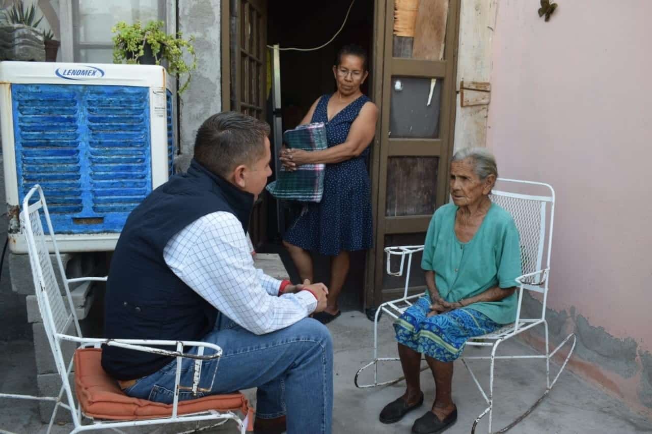Visita Hugo a los adultos mayores