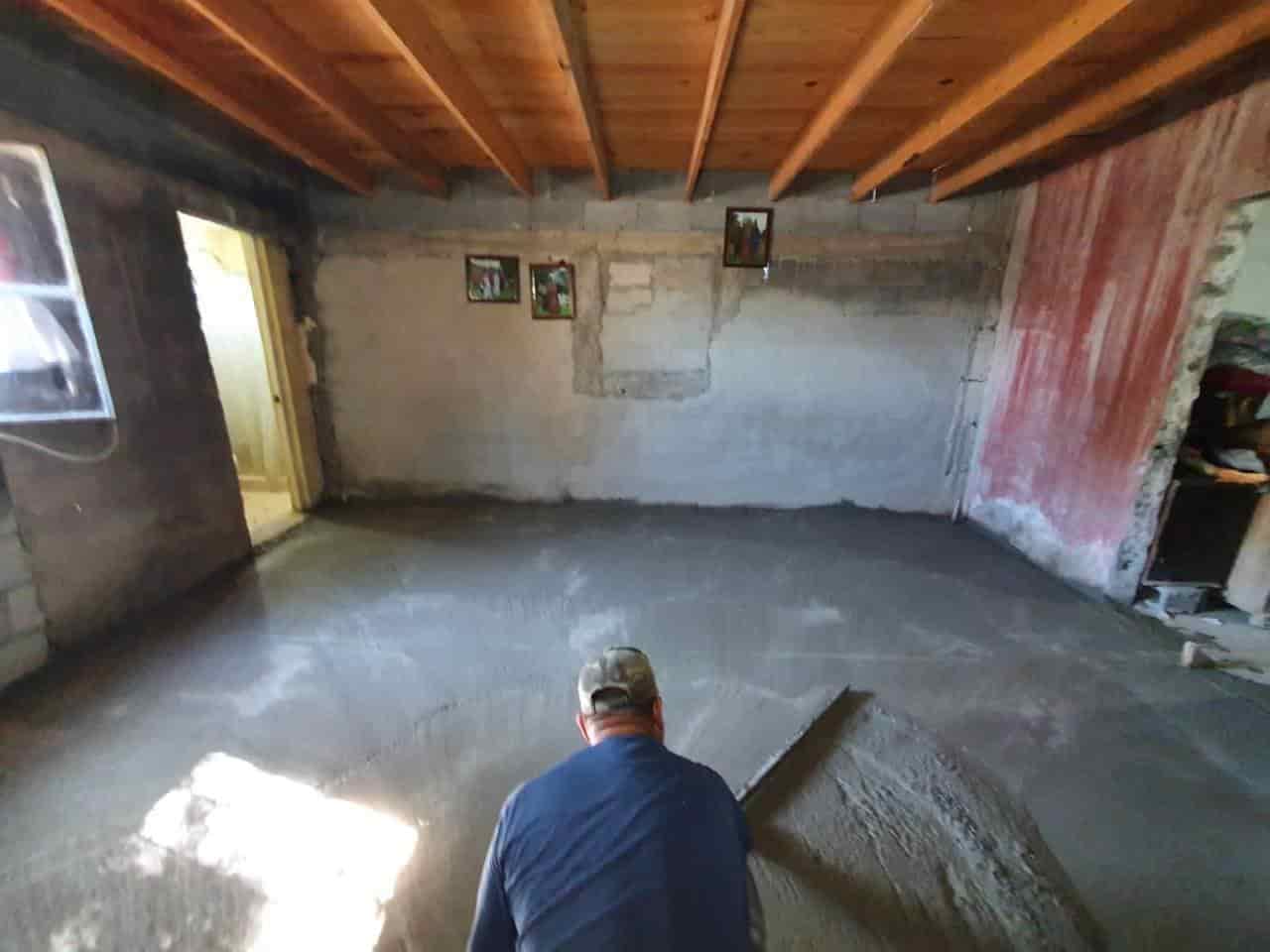 Entrega Beto obra a familia