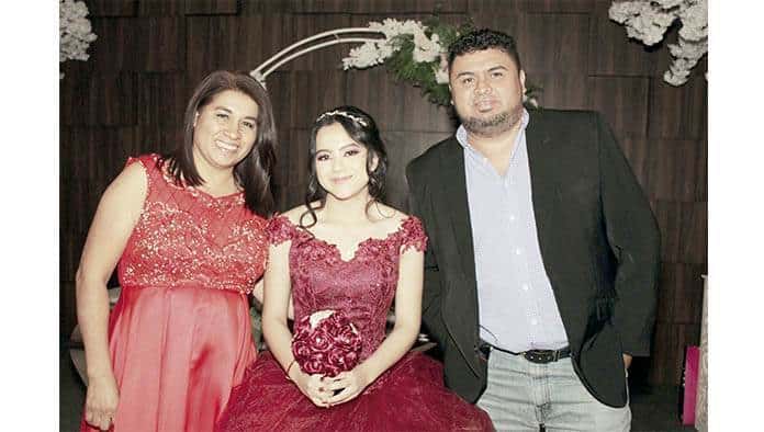 Debut en sociedad, Cindy Paola