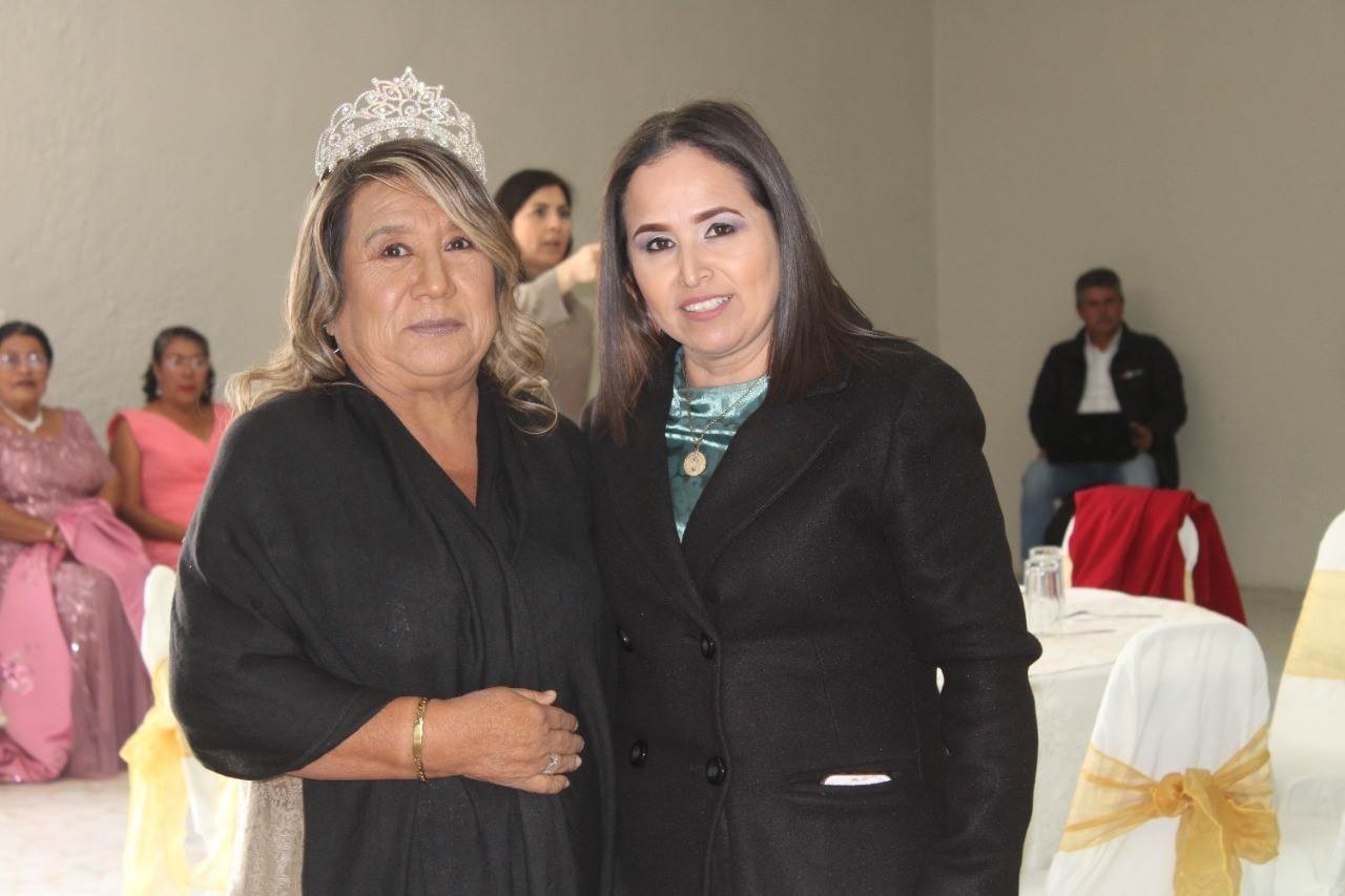 Brilla San Buena en coronación 