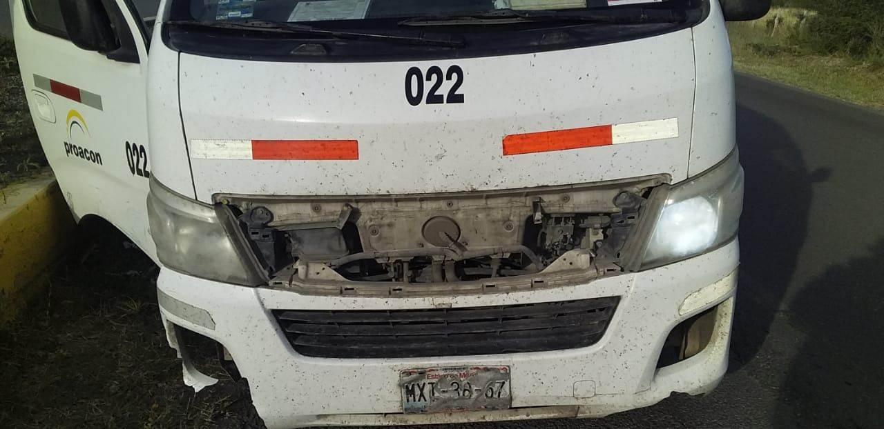 Le cierran el paso y sale de carretera