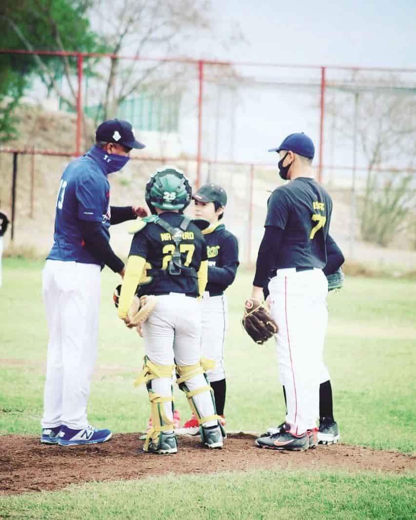 Pedro Estevez dará clínicas de beisbol infantil