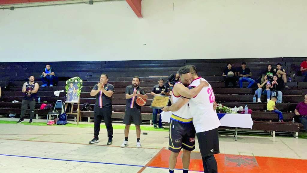 El MVP del basquetbol municipal Monclova