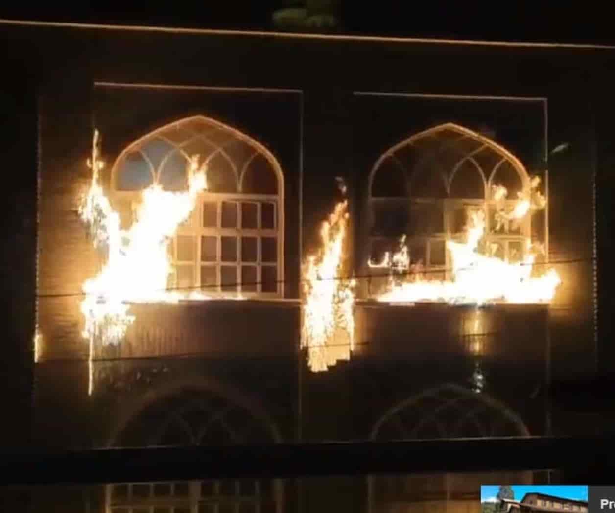 Protestantes queman recintos musulmanes en Irán; Ya son 3 meses de protestas