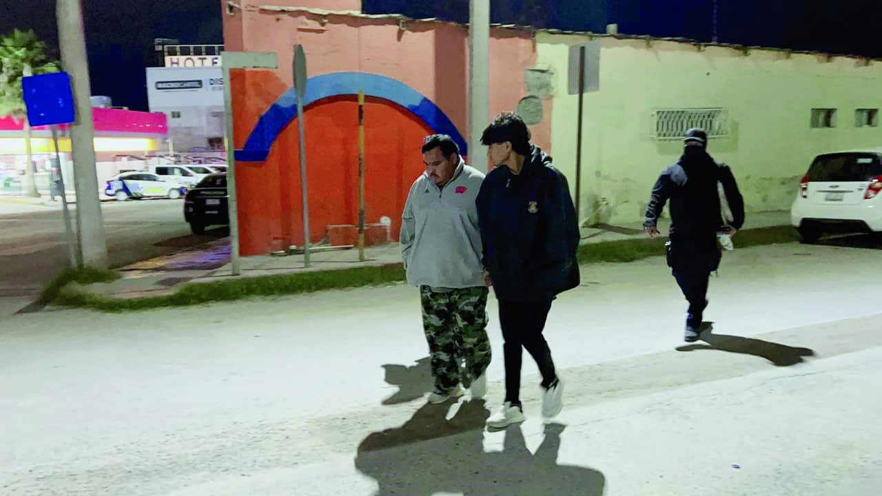 Arrestan a par de ladrones 