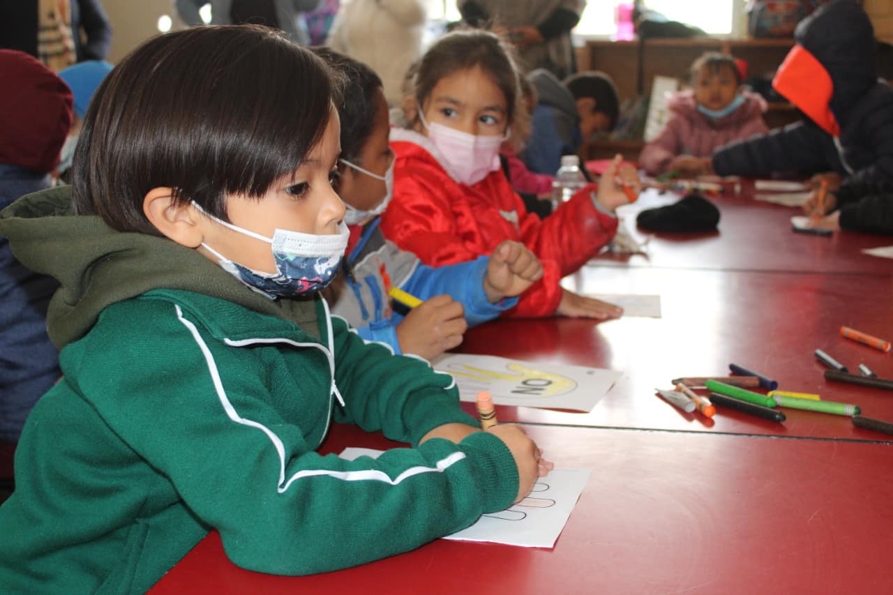 Enseñan a niños sus derechos