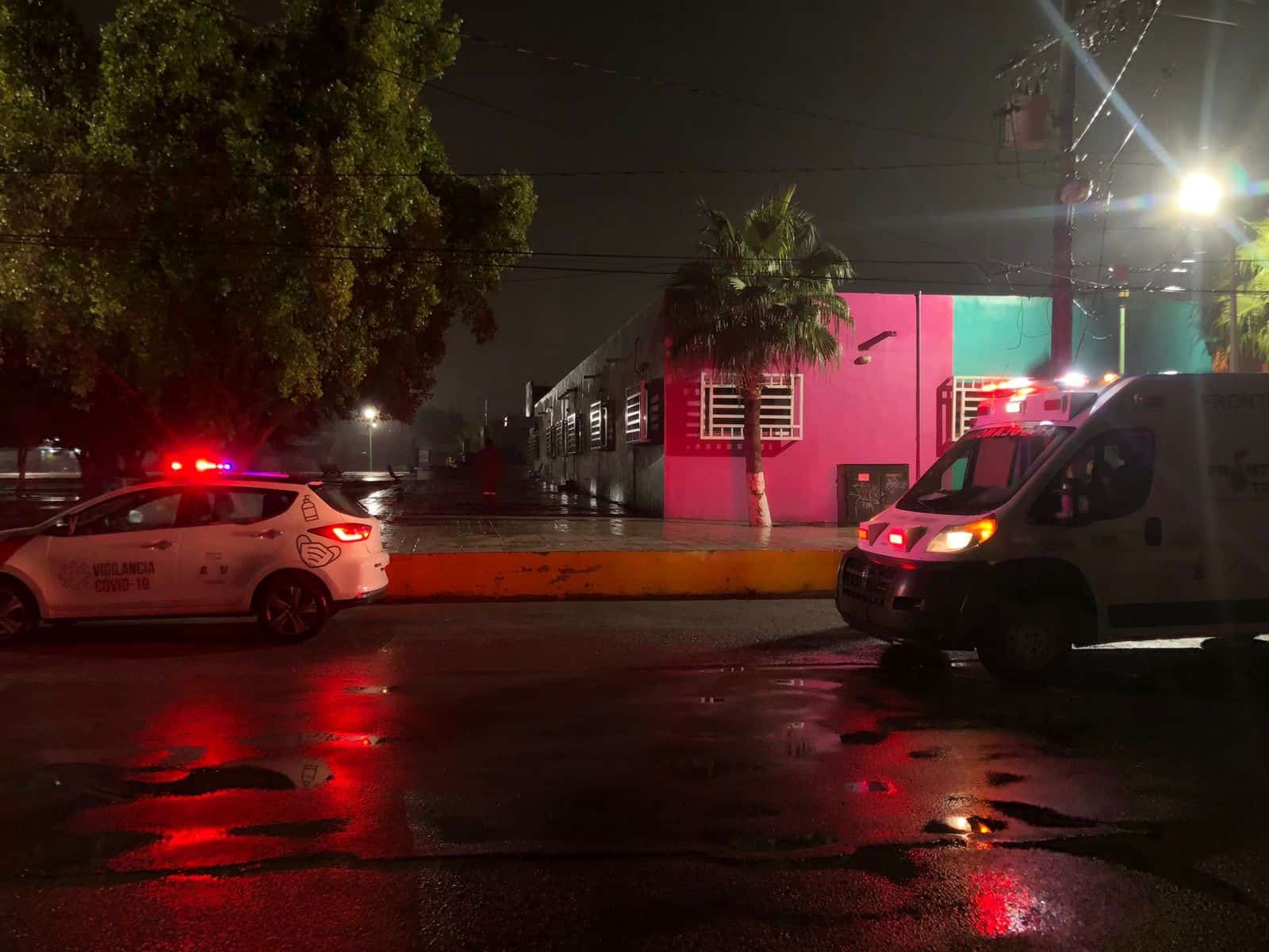 Rescatan bomberos del frio a indigentes