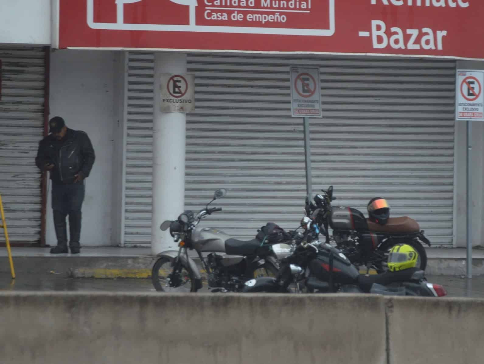 No mide distancia y Choca motociclista