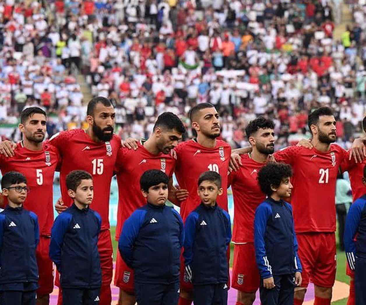 Selección de Irán se niega a cantar su himno en apoyo las protestas