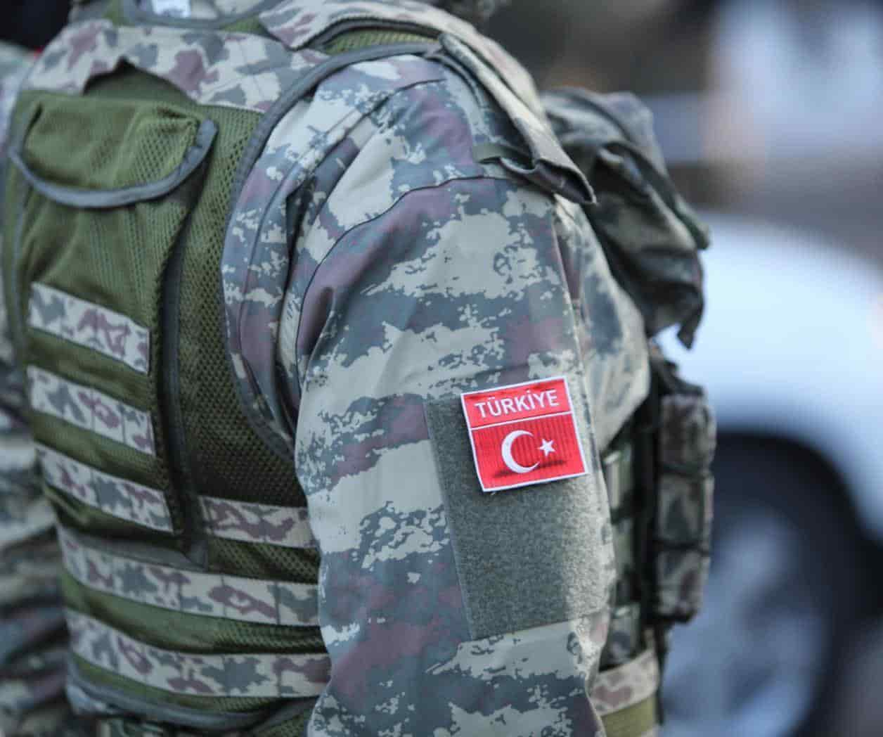Ejército de Turquía bombardea  minorías kurdas en Rusia e Irak