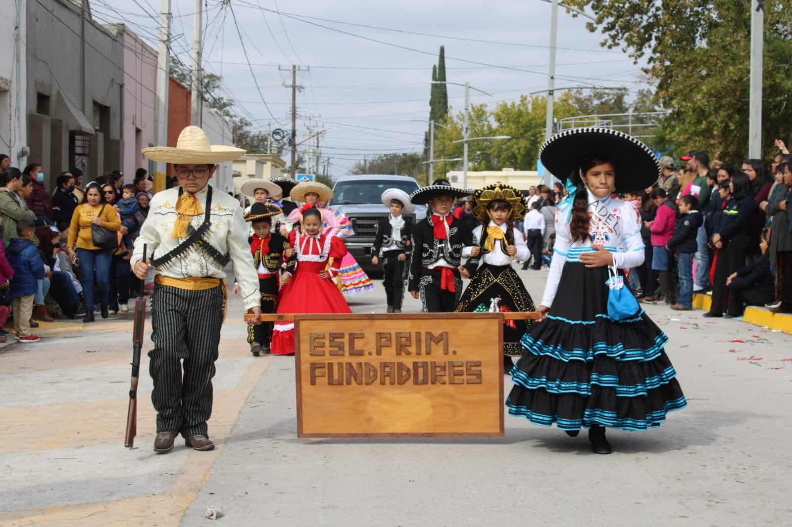 Celebran 112 años de la revolución mexicana 