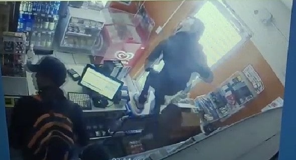 Asaltan tienda en Estancias