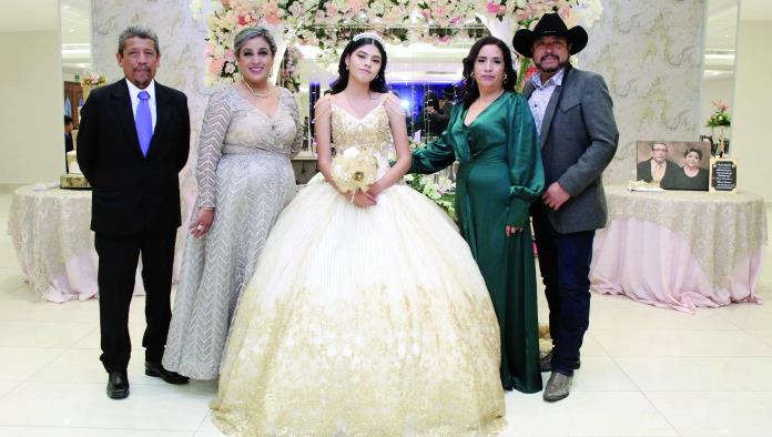Celebra sus XV primaveras