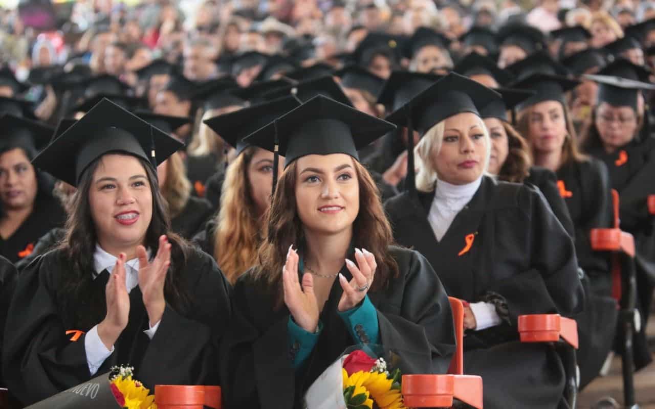 Apadrina MARS a 1,200 mujeres