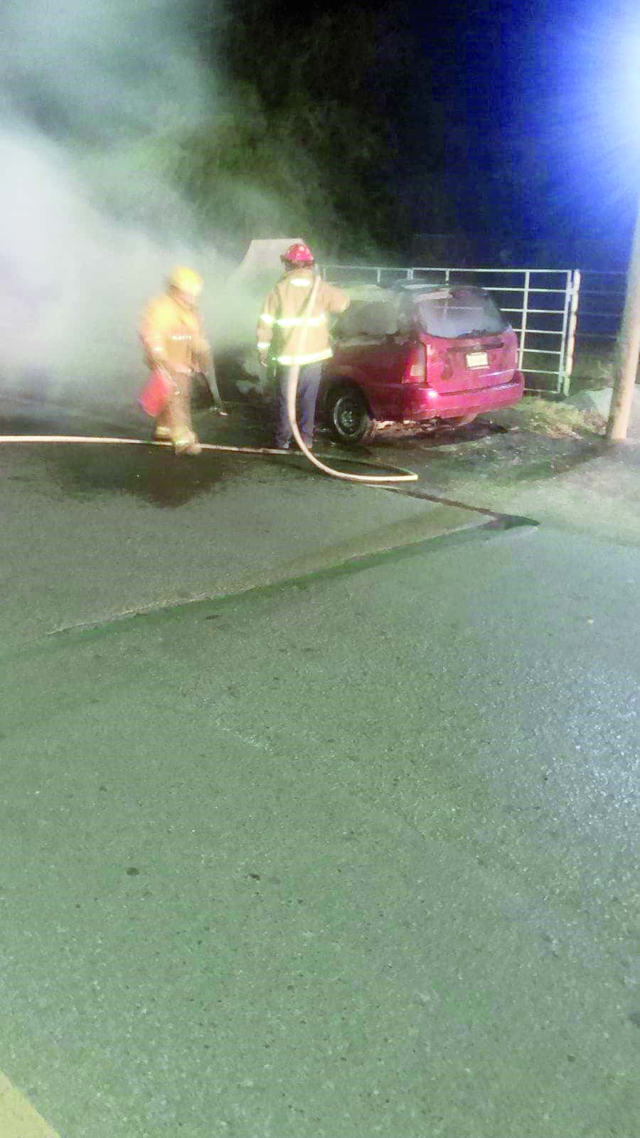 Se incendia auto
