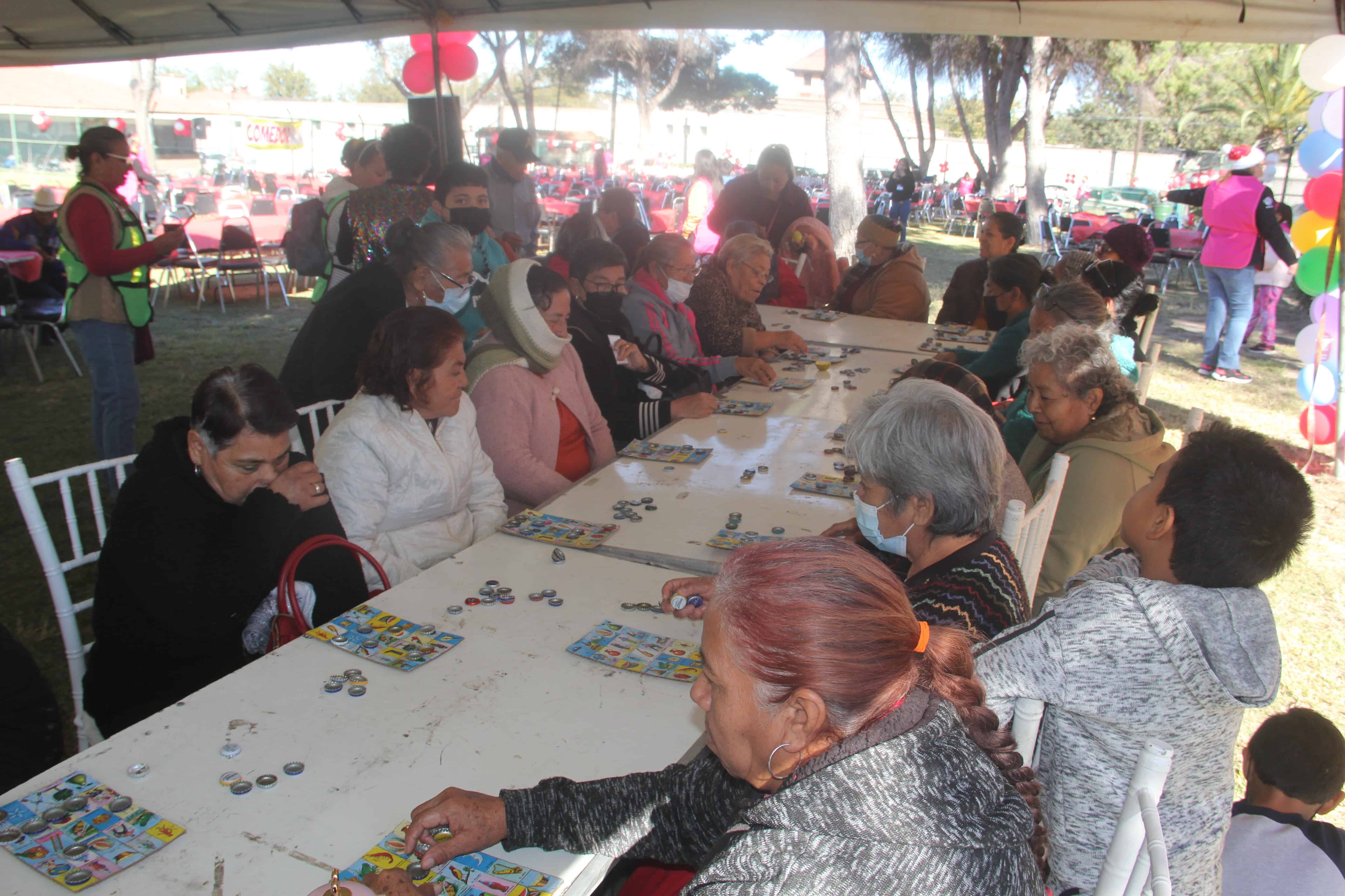 Realiza Cáritas Posada Navideña 