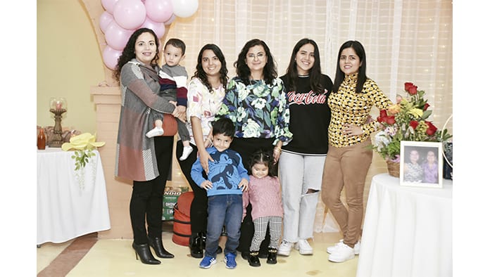 Abrazos para María Eugenia