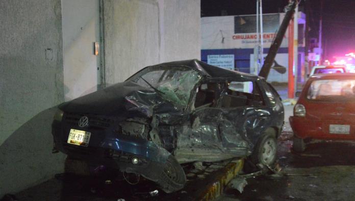 Ebrio choca y mata a tres jóvenes a una cuadra de la plaza de Monclova; en plena ley seca