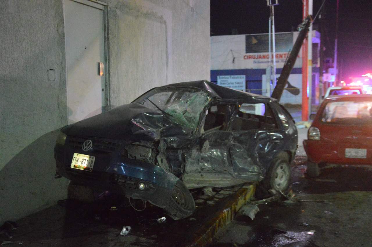 Ebrio choca y mata a tres jóvenes a una cuadra de la plaza de Monclova; en plena ley seca