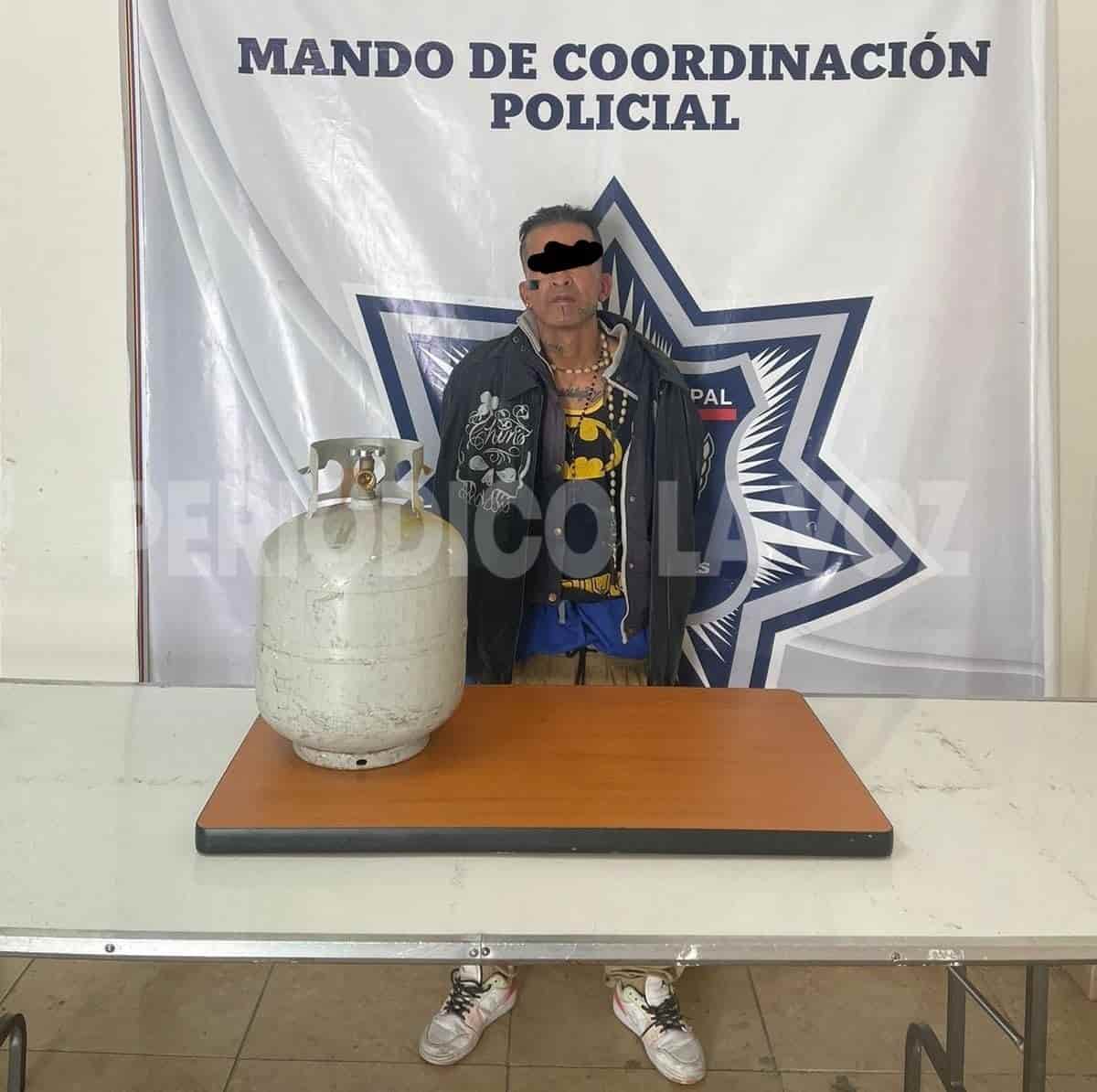 Aseguran a ratón con tanque de gas