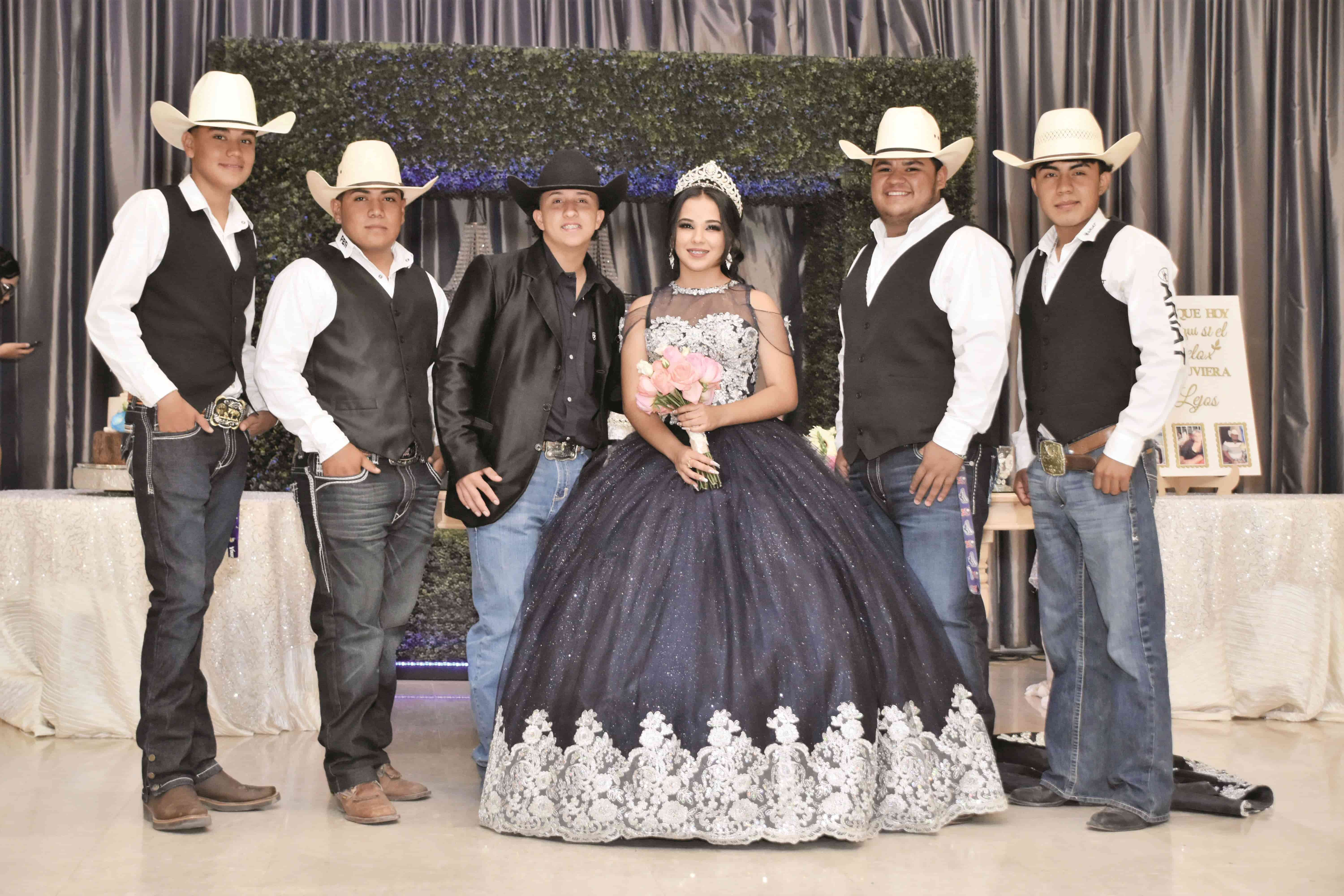 Celebra sus XV primaveras