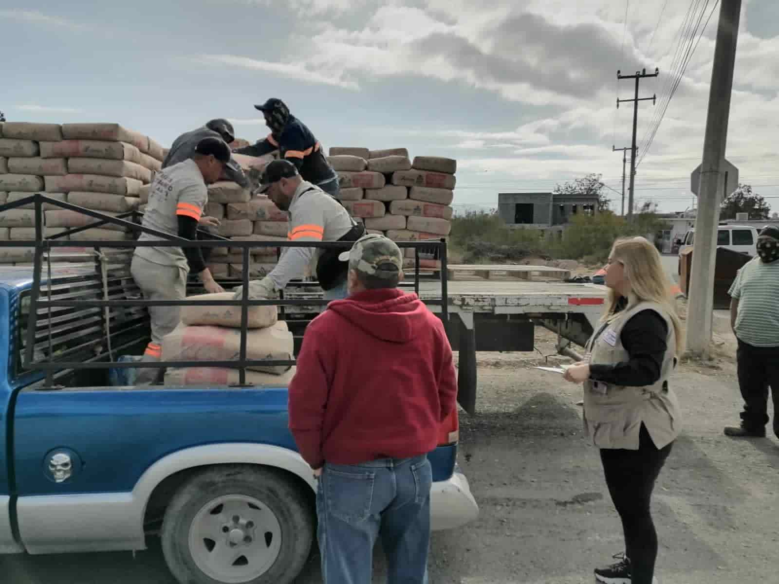 Entregan a familias cemento subsidiado 