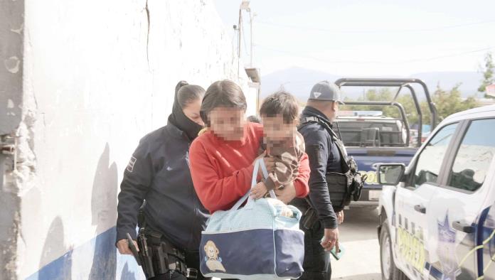 Resguardan a niña y su bebe 