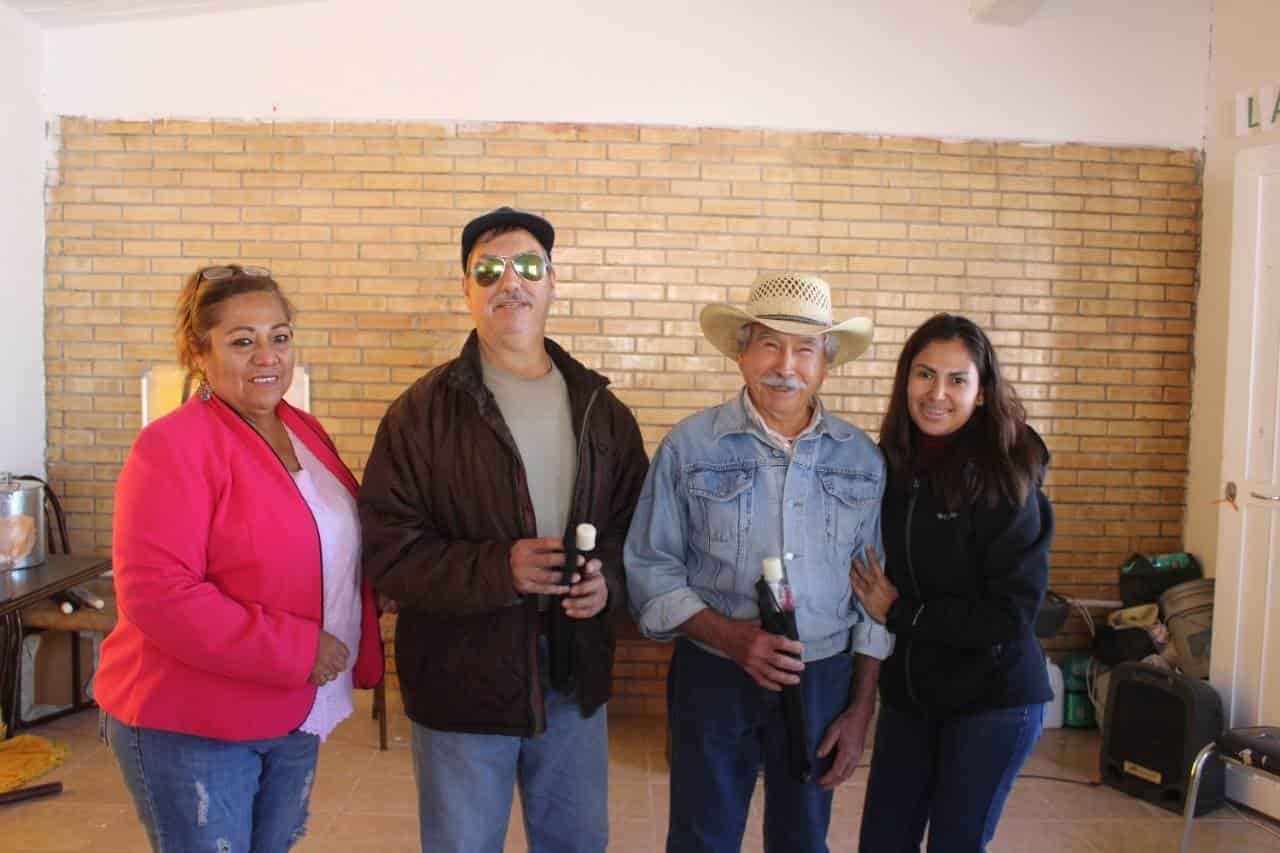 Entrega DIF bastones Y aparatos auditivos