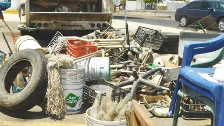 Retiran 100 toneladas de cacharros en Allende 