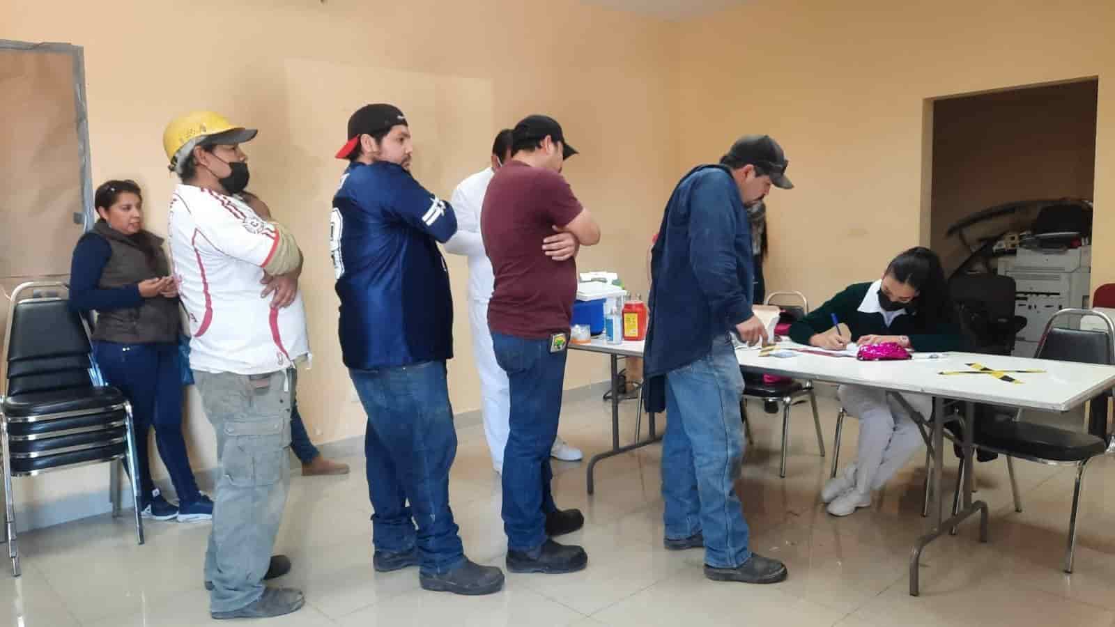 Vacunan contra la Influenza en FEMSA
