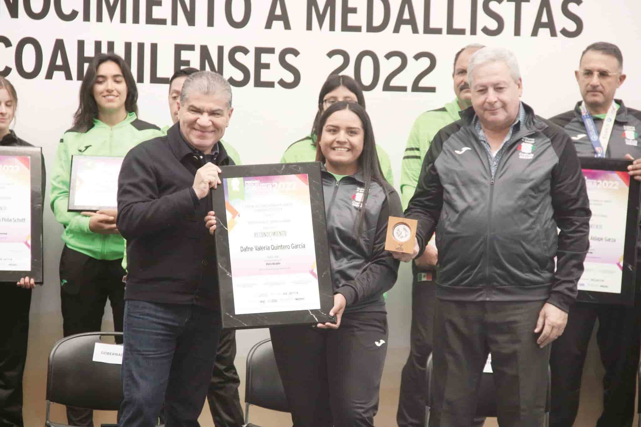 Monclovenses se llevan los honores en premio estatal del deporte