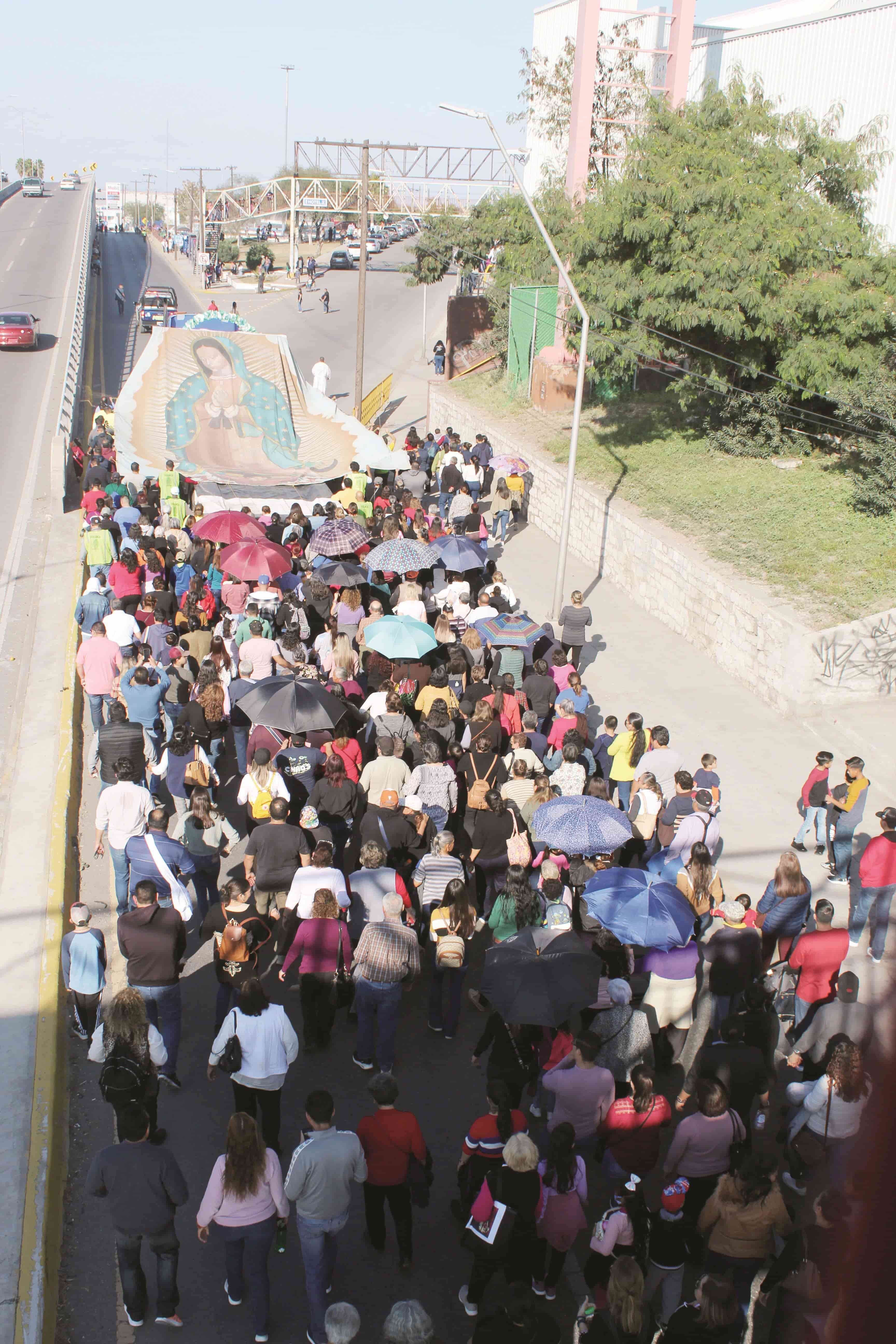 Acuden miles a peregrinación Guadalupana