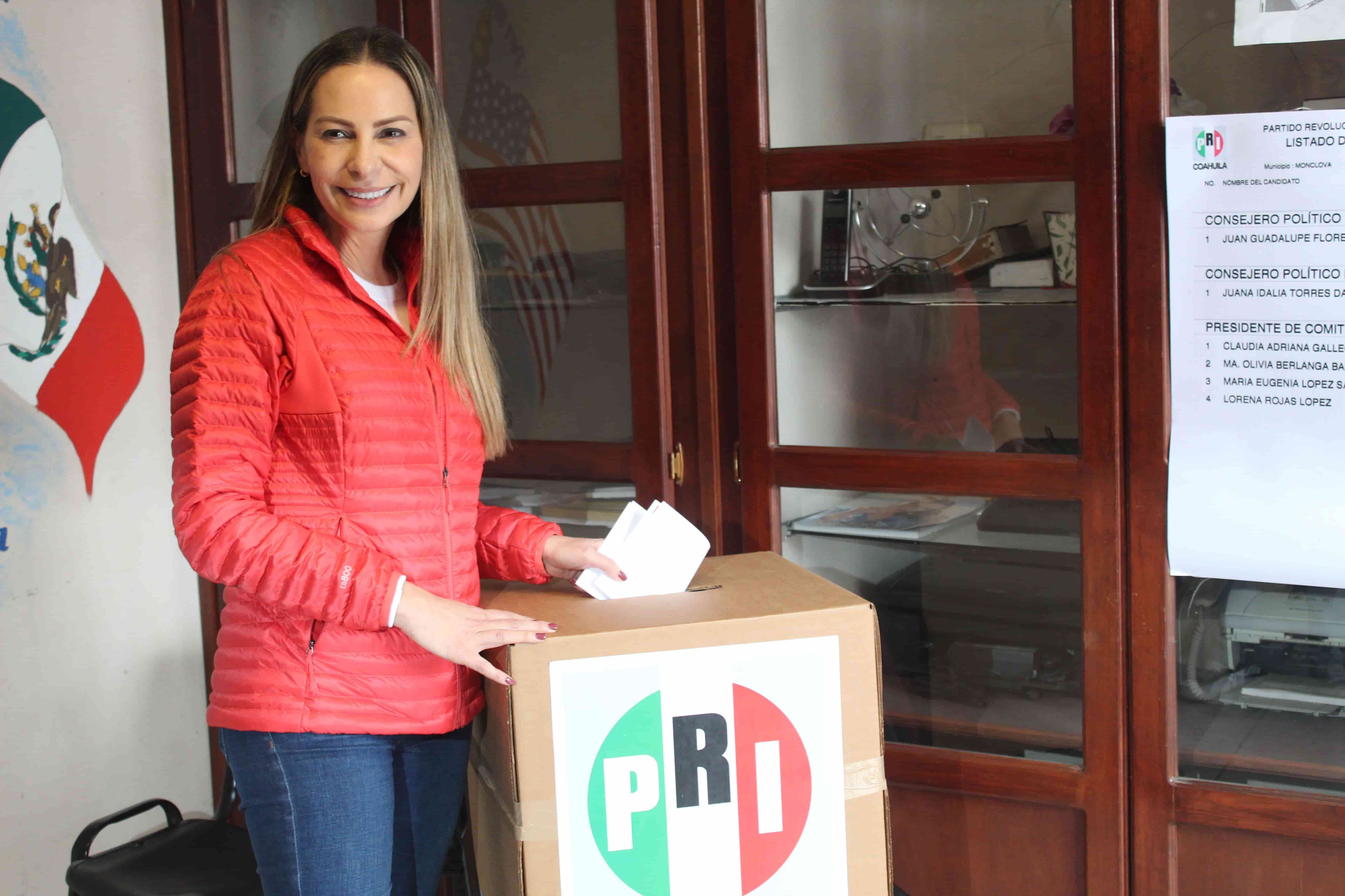 Viven priístas una fiesta democrática