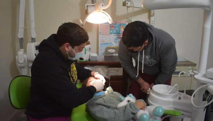 Aprovechan navenses atenciones de salud 