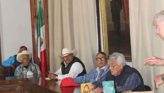 Expone proyectos empresa forestal