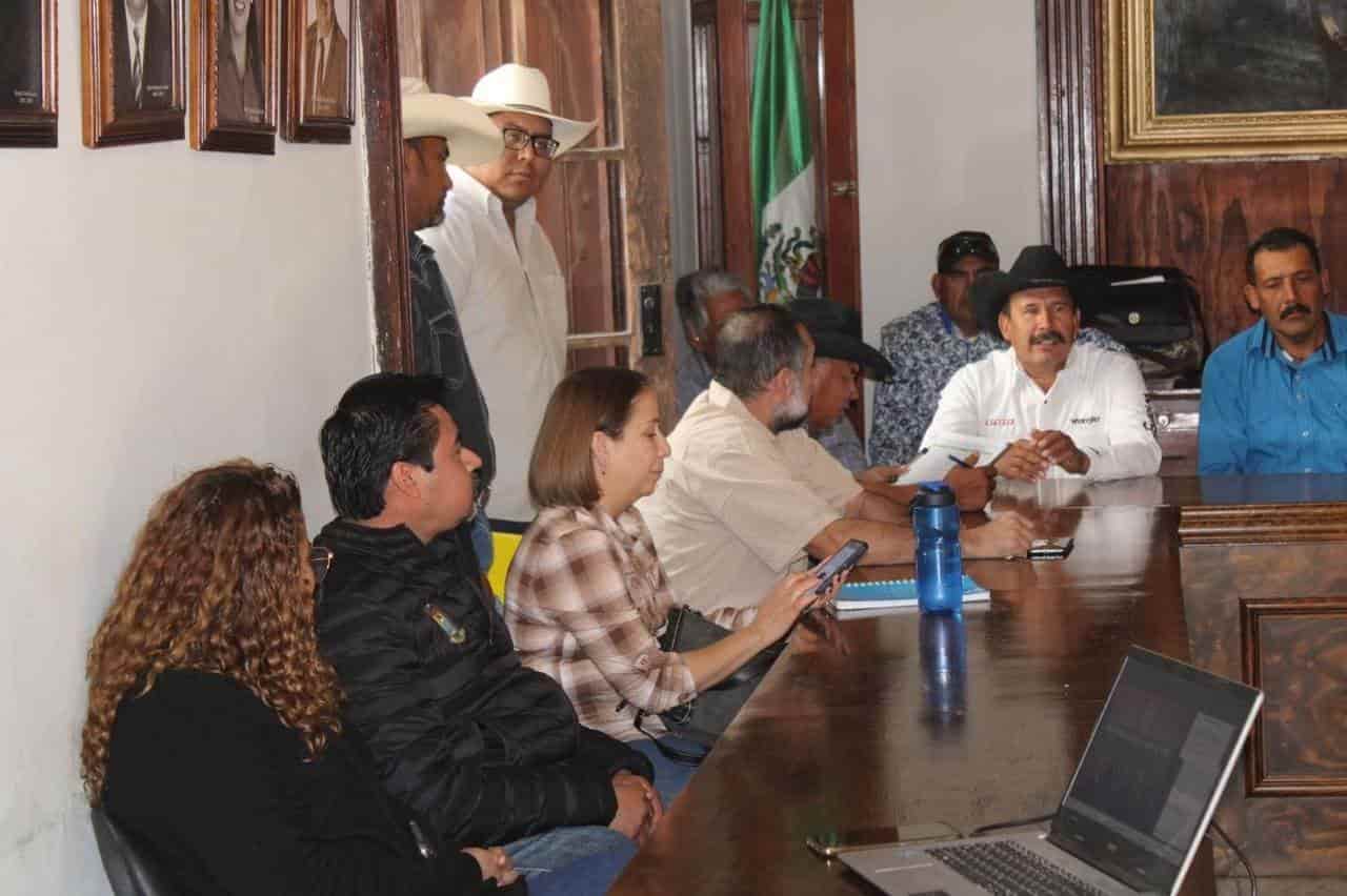 Expone proyectos empresa forestal