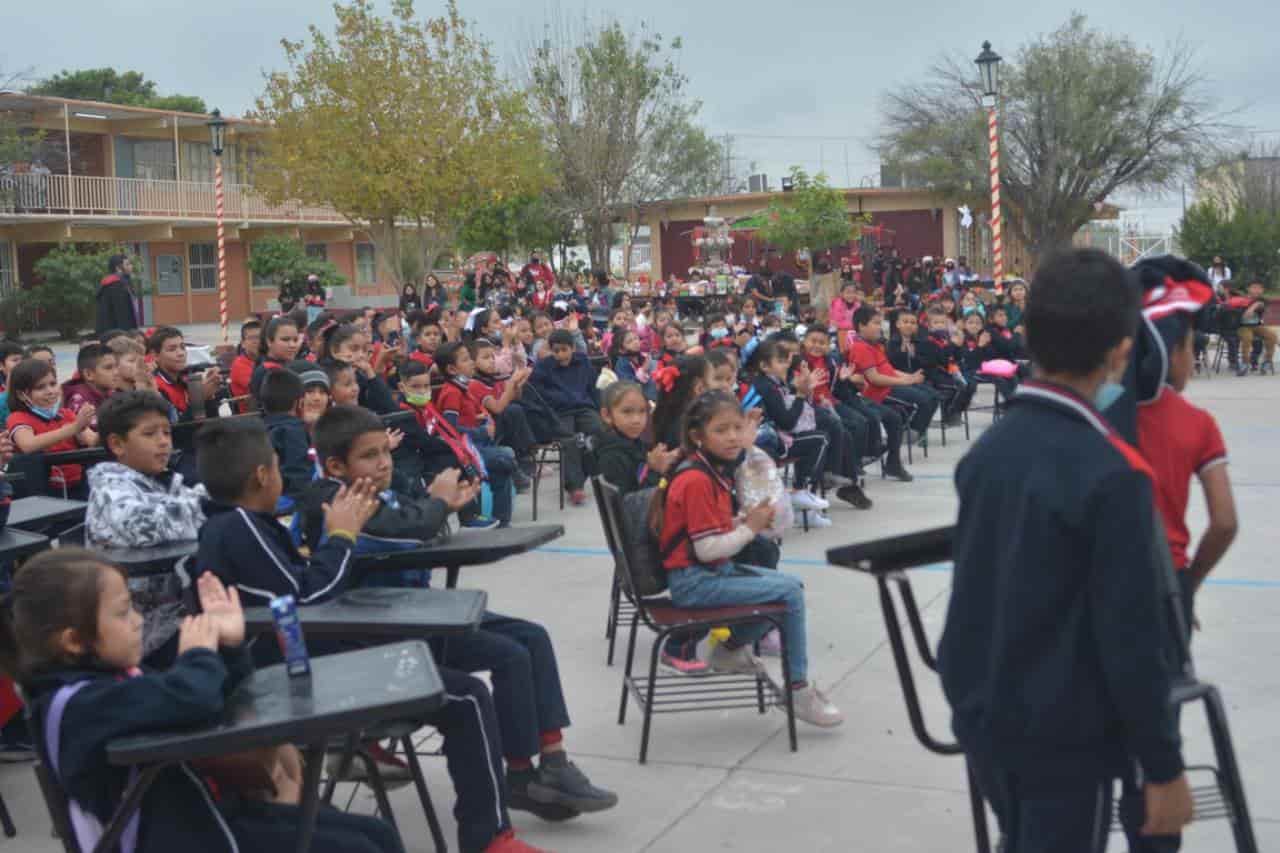 Traslada 200 alumnos El FronteraBus 1 y2 