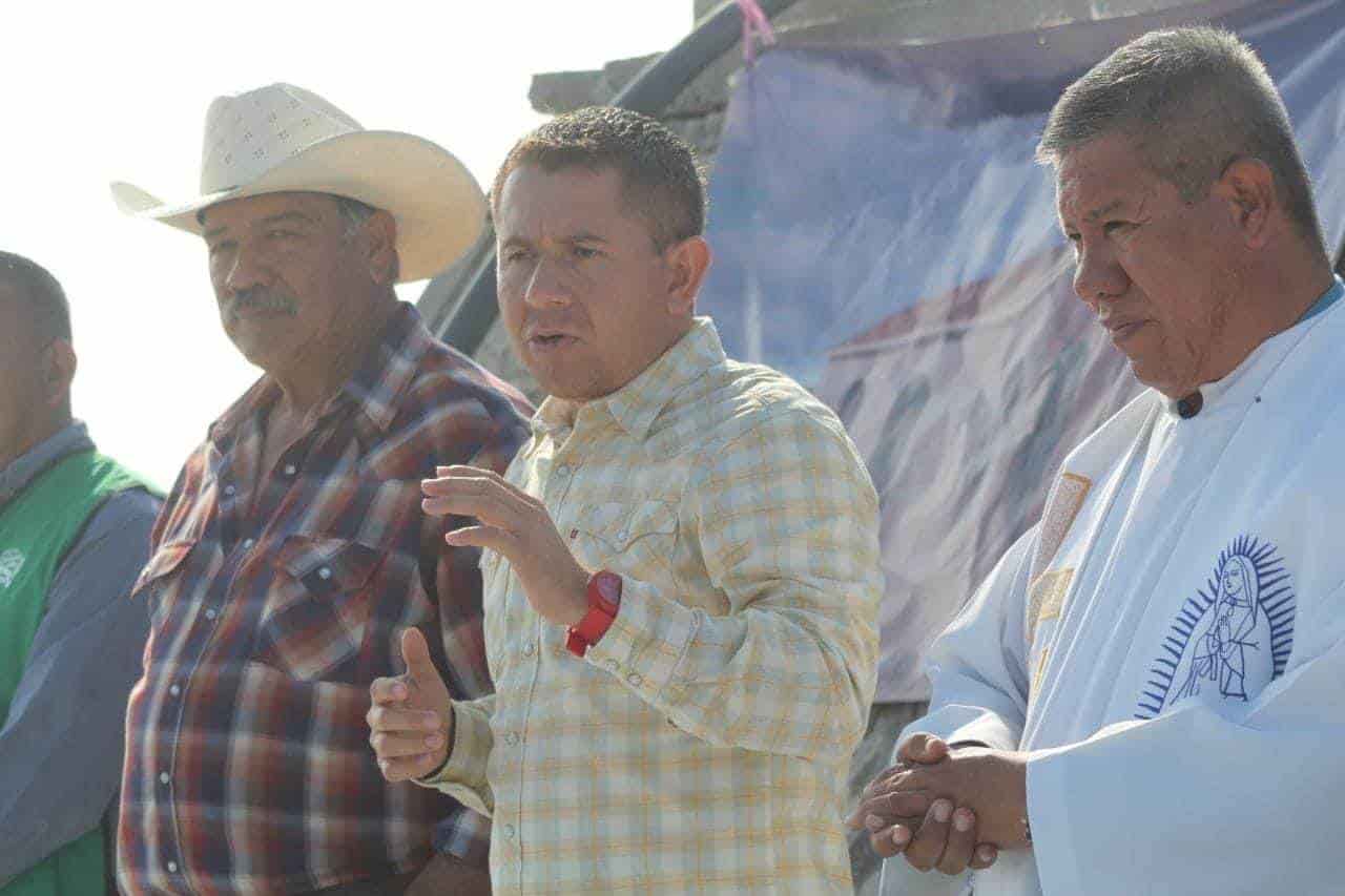 Colocan primera Piedra de Iglesia