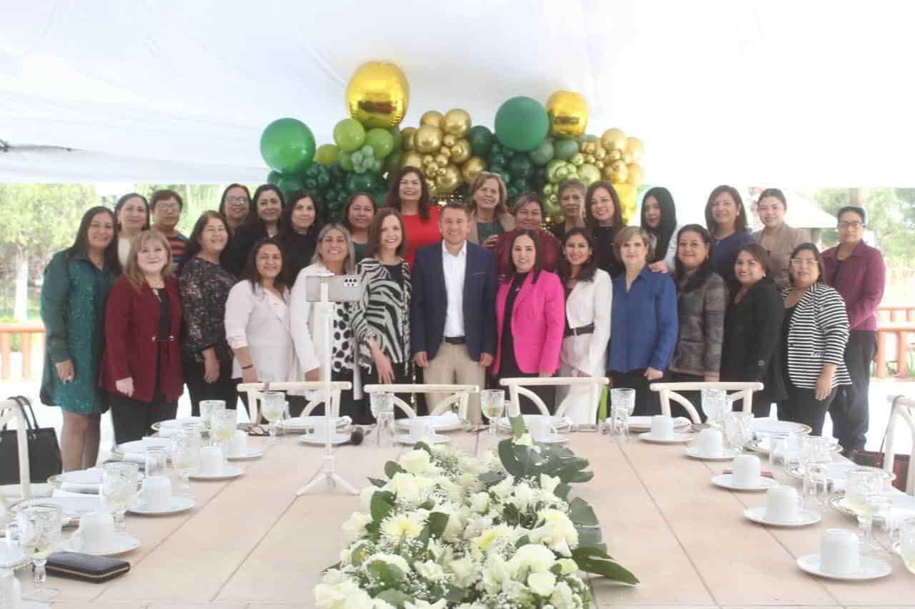 Se reúnen directoras del DIF en San Buena