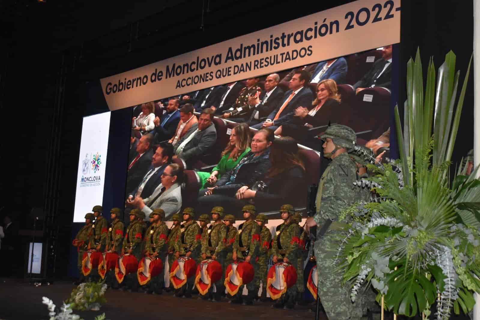 Da Mario Dávila su primer informe 