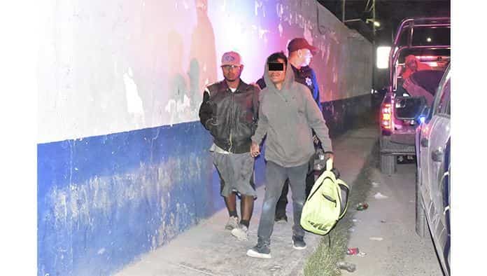 Los detenidos fueron trasladados a la jefatura ya que incurrían en diversas faltas administrativas.