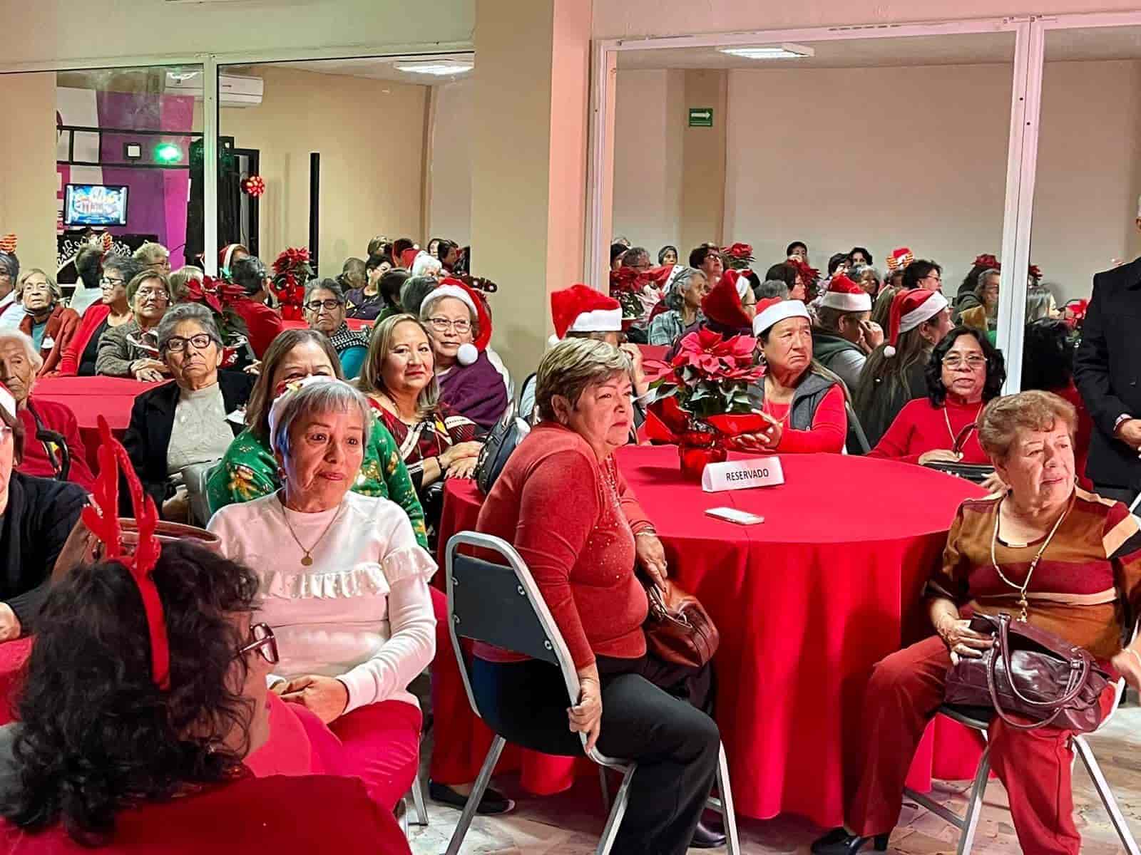 Convive Hugo con abuelitos