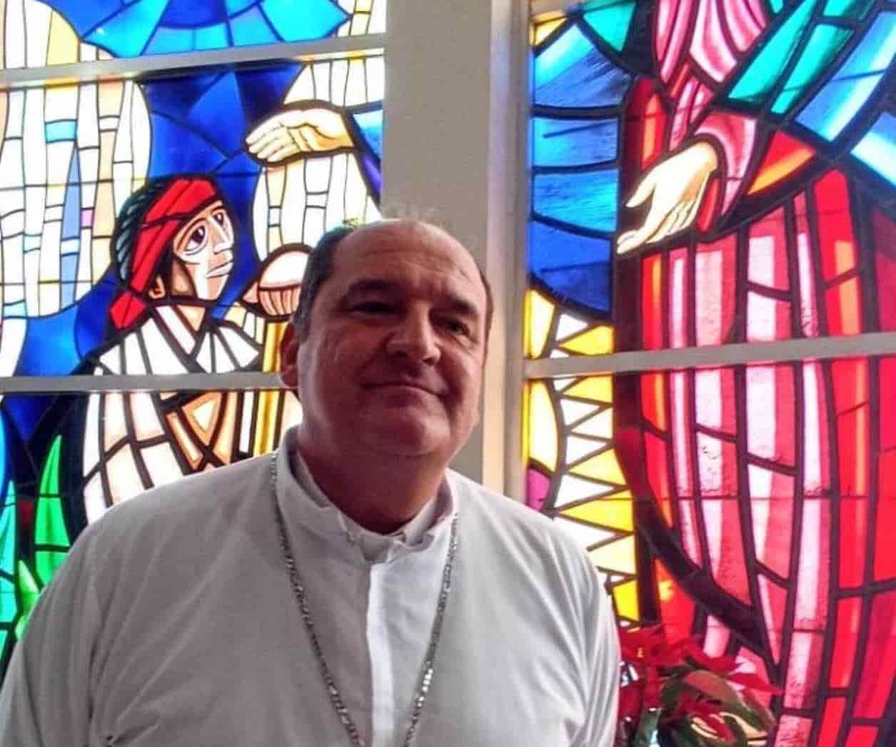 Llama iglesia a ser afectivos