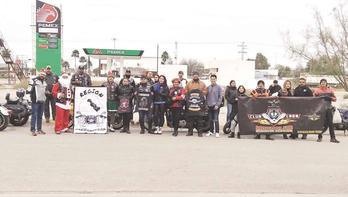 Llevan Bikers alegría a niños de Sabinas 